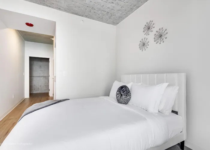 South Loop Rooftop With In & Out Parking 1 * Chicago