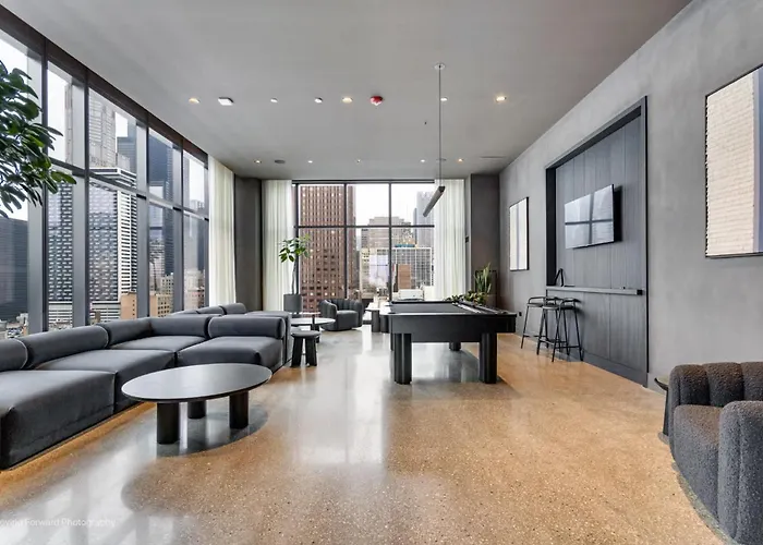 South Loop Rooftop With In & Out Parking 1 * Chicago