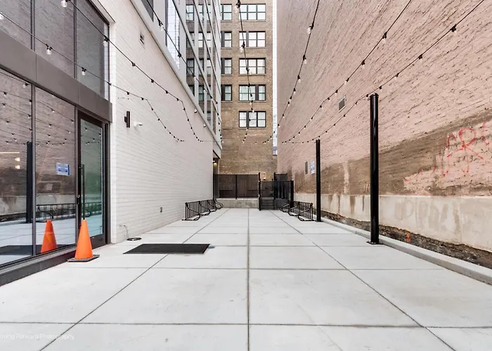 South Loop Rooftop With In & Out Parking 1 Chicago