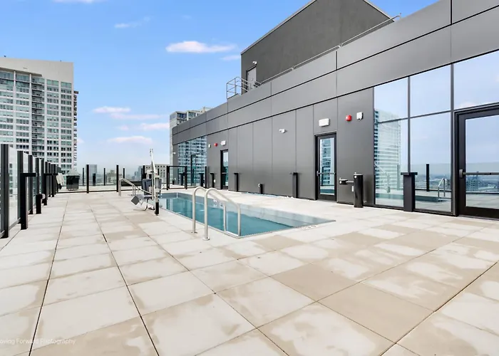 South Loop Rooftop With In & Out Parking 1 *