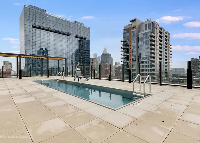 South Loop Rooftop With In & Out Parking 1 Chicago