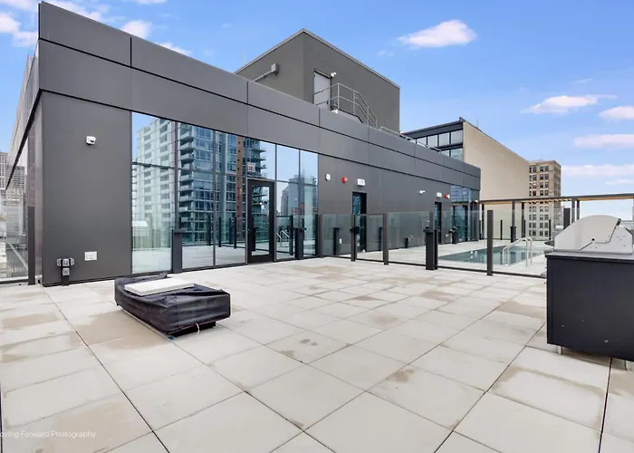 South Loop Rooftop With In & Out Parking 1 * Chicago